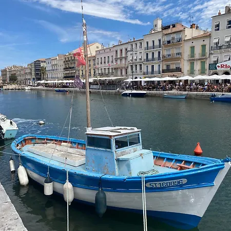 Petit Cocon Vue Sur La Corniche De *