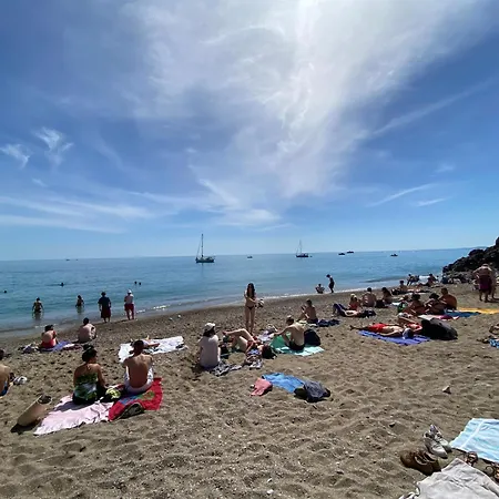 Petit Cocon Vue Sur La Corniche De *